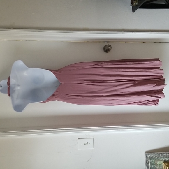 Halter neck Dress - Picture 6 of 9